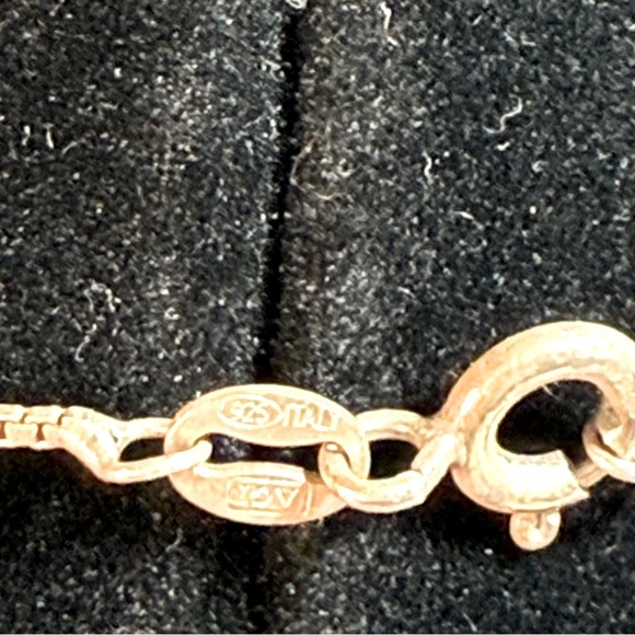 Elegant Sterling Silver Whale Tail Pendant Necklace - Picture 6 of 6